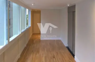 Apartamento à venda no jardim paulista com 126m², totalmente reformado, com piso de madeira e marcenaria nova. próximo à avenida paulista.