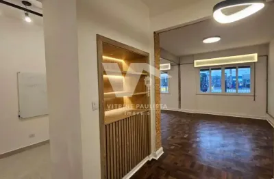 Apartamento à venda em higienópolis com 2 quartos (1 suíte) e 1 vaga de garagem, reformado, com 150m², cozinha gourmet e deck.