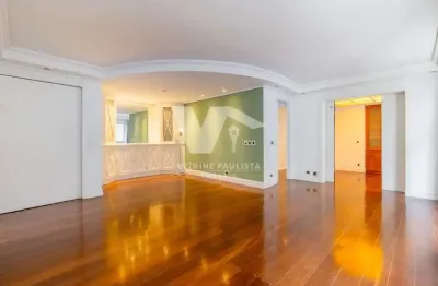 Apartamento à venda no jardim paulista com 3 quartos (1 suíte) e 2 vagas, com 106m², jacuzzi, janelas antirruído, armários e piso de madeira.
