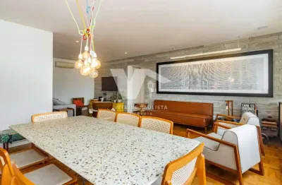 Apartamento à venda no jardim paulista com 3 quartos (2 suítes) e 1 vaga. reformado, com 157m², e lazer com salão de festas, jogos e playground.