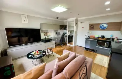 Flat à venda no jardim paulista com 1 quarto (1 suíte) e 1 vaga, mobiliado, andar alto, vista para av. paulista, lazer com piscina, academia e sauna.