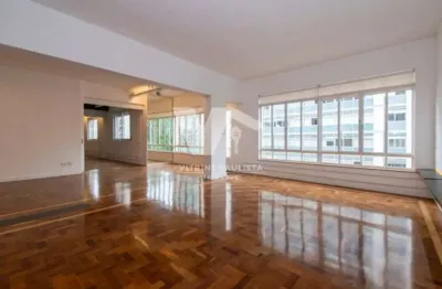 Apartamento em Higienópolis com 217m², 3 quartos (1 suíte) e 1 vaga. Reformado, com living para 3 ambientes e copa. Próximo à Praça Vilaboim e Metrô.
