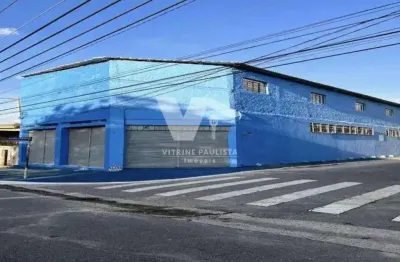 Galpão na Vila Formosa com 1.600m² e escritório. Com Mezanino e 4 banheiros. Próximo a grandes vias de acesso.