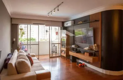 Apartamento em Perdizes com 123m², 3 quartos (1 suíte) e 2 vagas. Reformado, cozinha equipada e home office. Próximo à futura Estação Perdizes.