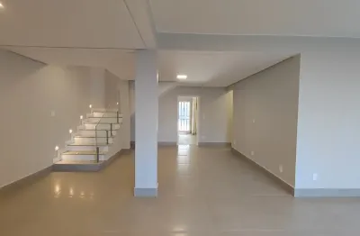 Sobrado 5 quartos (3 suítes) + cozinha planejada + escritório | quadra 06, sobradinho