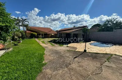 Casa 4 quartos (suíte), área gourmet c/ churrasqueira, lote 900m² | setor de mansões qms 03