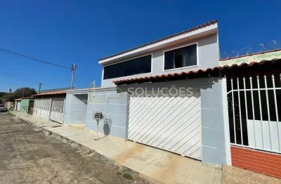 Lindo Sobrado na Quadra 1 de Sobradinho | Aceita financiamento e FGTS | Churrasqueira e Cozinha com planejados