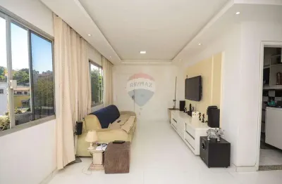 Localizado na charmosa Rua Mangalô, uma rua fechada e tranquila, este apartamento oferece conforto. A apenas poucos metros da Praia da Bica