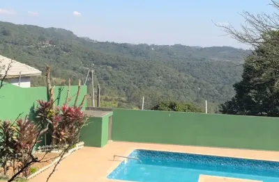 Incrível casa de campo com tudo o que você sempre desejou para viver com conforto e segurança!