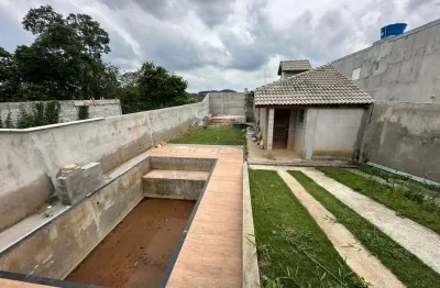 Belissima casa de campo à venda ( aceita carro como parte de pagamento )