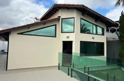 Casa totalmente reformada com piscina – apta para financiamento – próxima ao centro de mairiporã/sp