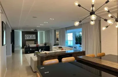 Apartamento para venda com 355 metros quadrados com 4 quartos