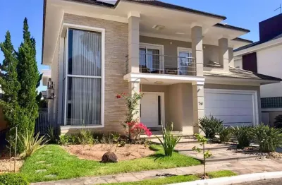 Sobrado de 3 dormitórios suíte em condomínio fechado de alto padrão