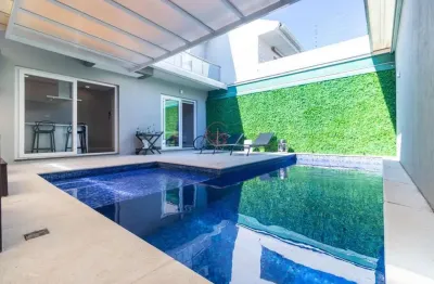 Sobrado mobiliado no mont serrat - 3 suítes - piscina aquecida - closet e sacada