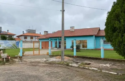 Casa à venda na Rua dos Lírios, 262, Igara, Canoas