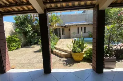 Casa /sobrado 03 dormitórios com suíte e 04 vagas para carros