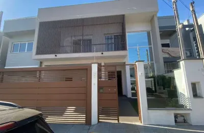 Sobrado 03 dormitórios sendo 01 suíte no mont serrat/canoas