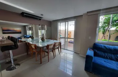 Casa em condomínio fechado, com 3 dormitórios, sendo 1 suíte, moinhos de ventos, canoas.