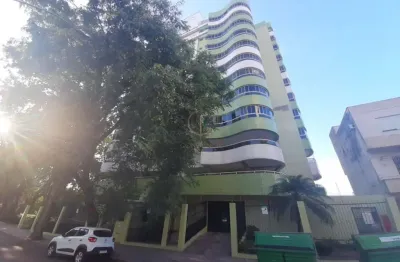 Apartamento alto padrão; suíte e 3 vagas privativas!