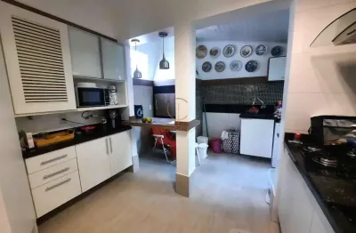 Casa em condomínio com 3 dormitórios,  centro de  canoas/rs.