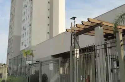 Apartamento de 03 dormitórios 01 suíte, térreo, com 01 vaga para veículo