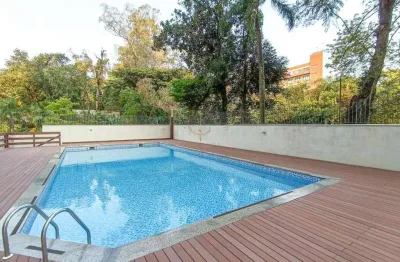 Ótimo apartamento de 02 dormitórios com vaga de garagem coberta no centro