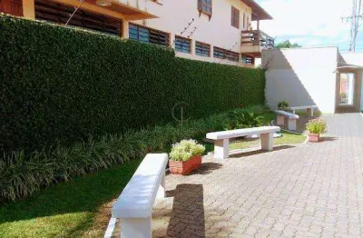 Sobrado em condomínio 02 dormitórios e 01 vaga para veículo no bairro rio branco