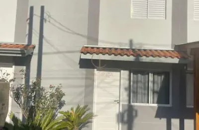 Sobrado de 2 dormitórios  em condomínio fechado bairro igara