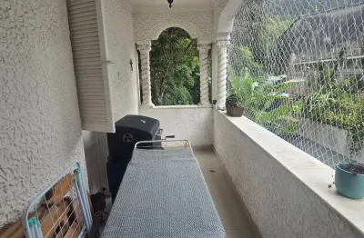 Alto da boa vista 5 min do largo da usina. 2 quartos reformado com vaga na escritura