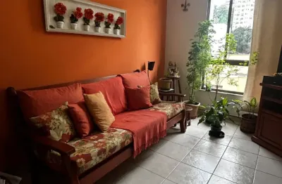 Sala quarto grande , andar alto, reformado na andrade pertence