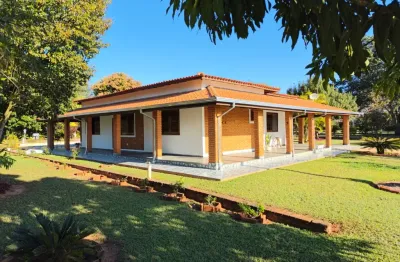 Casa aconchegante com área de lazer em condomínio fechado - águas de santa barbara