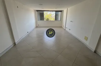 Sala com 42,90m² com elevador na avenida principal em colina de laranjeiras