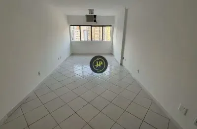 Sala comercial com vaga de garagem na divisa com a praia do canto