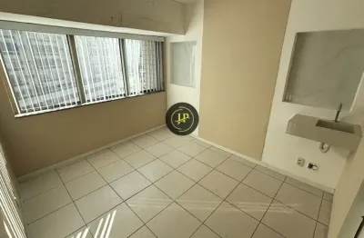 Sala comercial ampla de 40,00m² com garagem na reta da penha