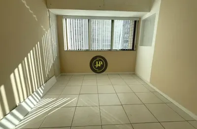 Sala comercial ampla de 40,00m² com garagem na reta da penha