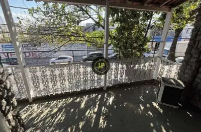Casa residencial de 02 quartos/suíte com excelente localização em jardim limoeiro