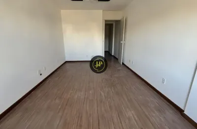 Sala comercial ampla com vaga de garagem e excelente localização em em santa lúcia