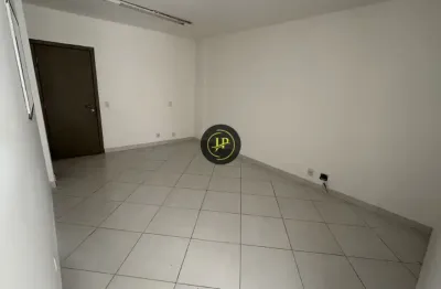 Sala comercial ampla, com 50m² e excelente localização na mata da praia