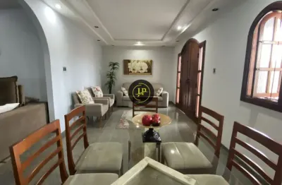Casa de 03 quartos/suíte com varanda ampla em bairro de lourdes