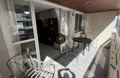 Apartamento com duas varandas e 04 quartos/2 suítes, 2 vagas de garagem na praia da costa