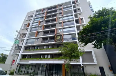 Apartamento de 02 quartos/suíte com móveis modulados e lazer completo na mata da praia