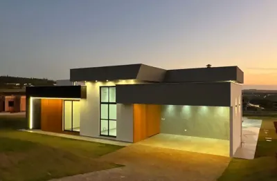 Casa nova no ecovillas do lago com 3 quartos (sendo 1 suíte) perto da portaria com piscina aquecida e cozinha gourmet