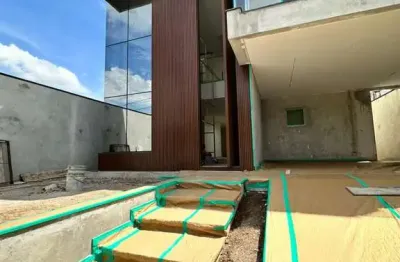 Sobrado Alto Padrão à Venda em Araucária – 3 Suítes, Piscina e Salão de Festas no Bairro Iguaçu