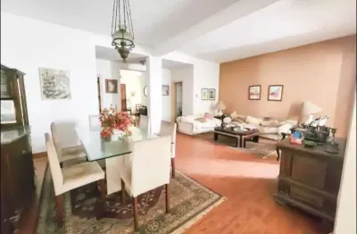 Amplo apartamento. aos pés da praia de botafogo, e altura do flamengo