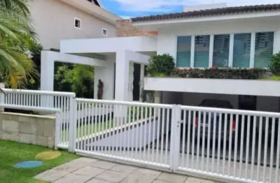 Linda casa no condomínio crystal lake. 504m² modernizada e bem distribuída