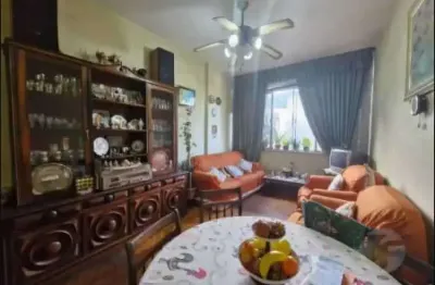 Oportuno apto 3Qtos com Dependência e vaga. Ao verde, 6 minutos do metrô