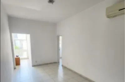 Ótimo apto 2Qtos +depend, andar alto. No coração do Humaitá junto a Cobal