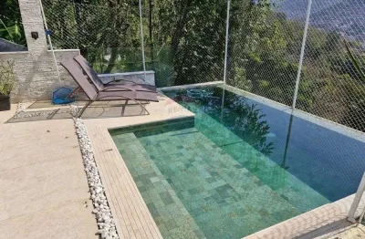 Casa de luxo de 337 m² e vista panorâmica à venda na tijuca com 3 quartos e edicula.