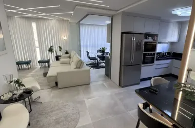 Apartamento aconchegante, finamente mobiliado, equipado e decorado