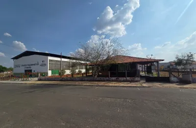 Excelente terreno comercial de esquina na praça principal da cidade lagoa do piauí